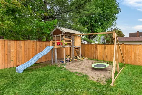 827 Pine Street Haldimand ON N1A 2M6