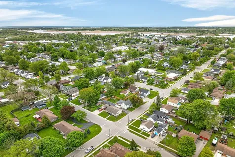 827 Pine Street Haldimand ON N1A 2M6
