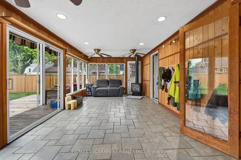 827 Pine Street Haldimand ON N1A 2M6