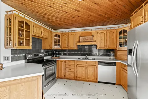 586 Empire Road Port Colborne ON L0S 1R0