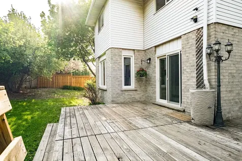 39 Lancer Court Hamilton ON L9B 2B2