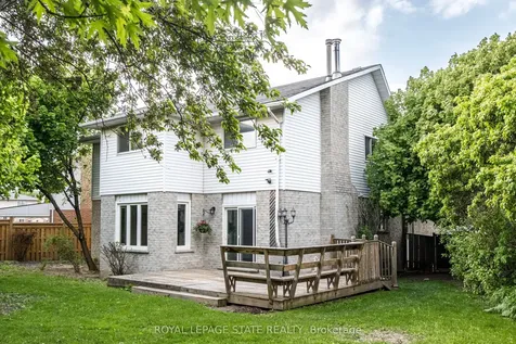39 Lancer Court Hamilton ON L9B 2B2