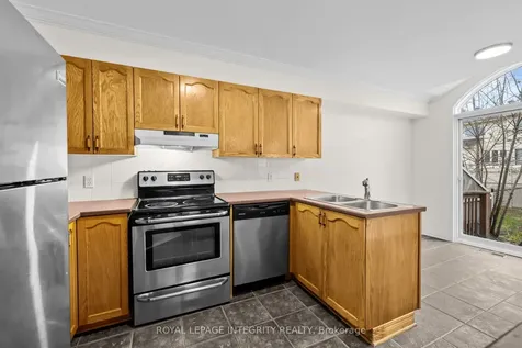 9 Flowertree Crescent Kanata ON K2M 2R6