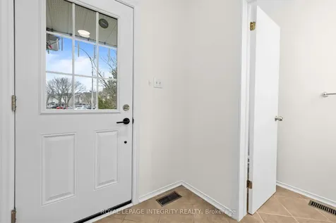 9 Flowertree Crescent Kanata ON K2M 2R6