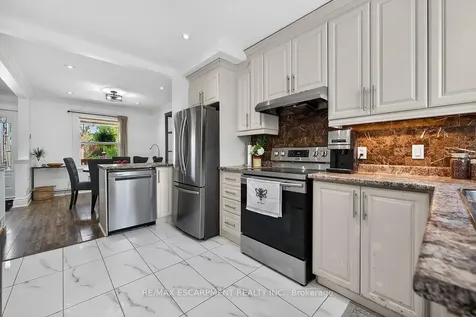 131 Garside Avenue N Hamilton ON L8H 4W5