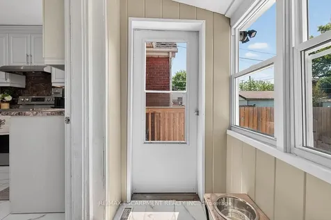 131 Garside Avenue N Hamilton ON L8H 4W5