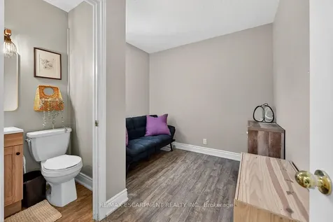131 Garside Avenue N Hamilton ON L8H 4W5
