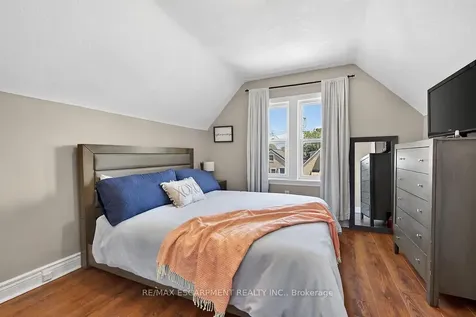 131 Garside Avenue N Hamilton ON L8H 4W5