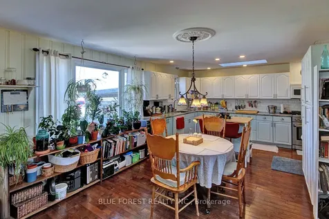 18487 Raglan Road Chatham-kent ON N0P 1A0