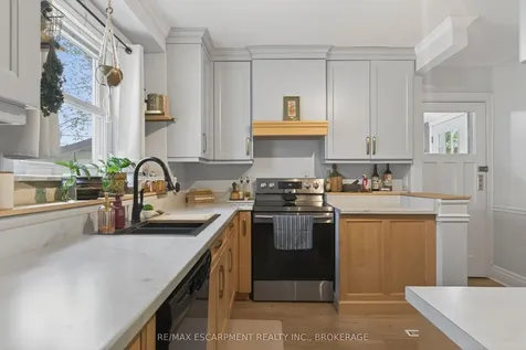 206 York Street St. Catharines ON L2R 6G4