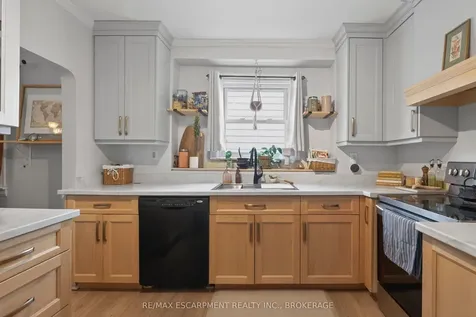 206 York Street St. Catharines ON L2R 6G4
