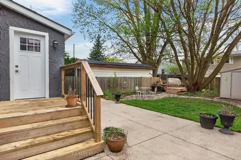 206 York Street St. Catharines ON L2R 6G4