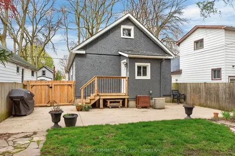 206 York Street St. Catharines ON L2R 6G4