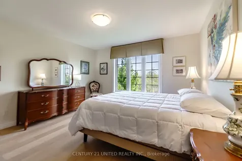227 Carnegie Avenue Peterborough ON K9L 0B3
