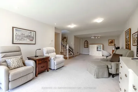 227 Carnegie Avenue Peterborough ON K9L 0B3