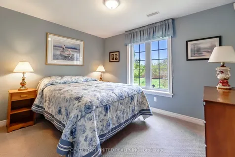 227 Carnegie Avenue Peterborough ON K9L 0B3