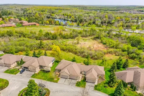 227 Carnegie Avenue Peterborough ON K9L 0B3