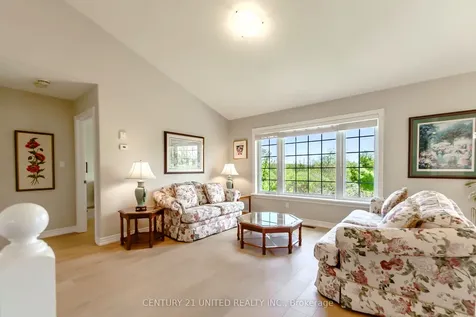 227 Carnegie Avenue Peterborough ON K9L 0B3