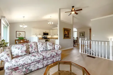 227 Carnegie Avenue Peterborough ON K9L 0B3