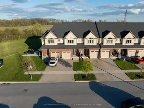 78 Venture Way Thorold ON L2V 0H6