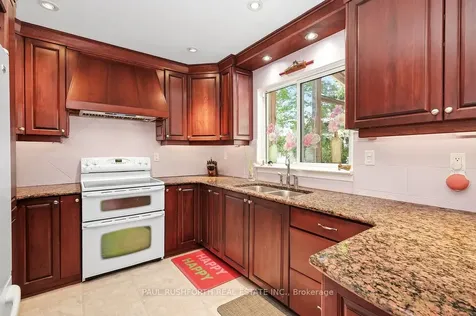 25 Seabrooke Drive Kanata ON K2L 2H8