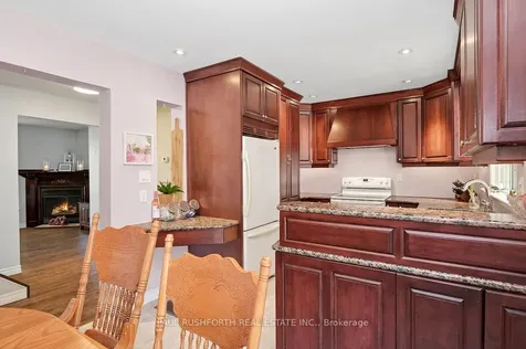 25 Seabrooke Drive Kanata ON K2L 2H8