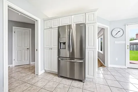 301 Parkwood Crescent Hamilton ON L8V 5B5