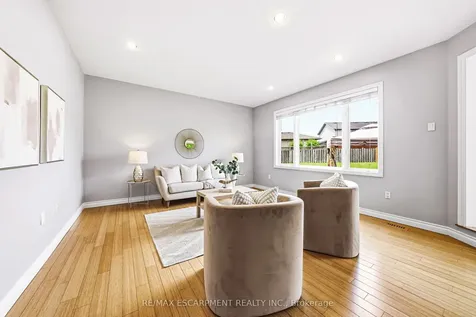 301 Parkwood Crescent Hamilton ON L8V 5B5