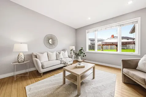 301 Parkwood Crescent Hamilton ON L8V 5B5