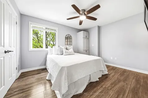 301 Parkwood Crescent Hamilton ON L8V 5B5