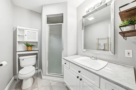 301 Parkwood Crescent Hamilton ON L8V 5B5