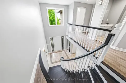 301 Parkwood Crescent Hamilton ON L8V 5B5