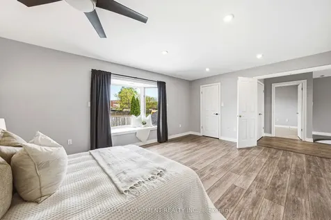 301 Parkwood Crescent Hamilton ON L8V 5B5