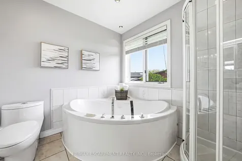 301 Parkwood Crescent Hamilton ON L8V 5B5