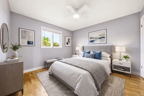 301 Parkwood Crescent Hamilton ON L8V 5B5