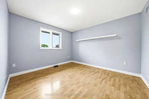 301 Parkwood Crescent Hamilton ON L8V 5B5
