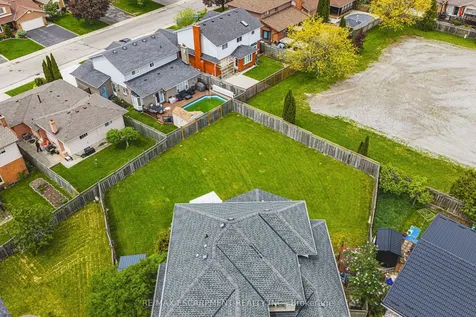 301 Parkwood Crescent Hamilton ON L8V 5B5