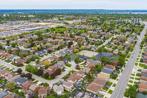 301 Parkwood Crescent Hamilton ON L8V 5B5