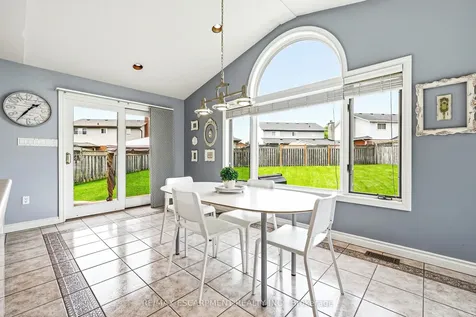 301 Parkwood Crescent Hamilton ON L8V 5B5