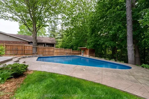Gardens Brantford ON N3T 6B2