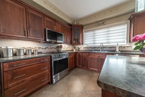 325 Hillsdale Road Welland ON L3C 7M2