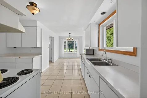 5558 White Church Road Hamilton ON L0R 1W0