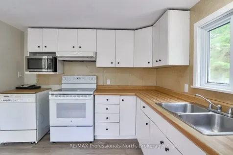 1011 Harmony Lane Private Bracebridge ON P1L 1W9