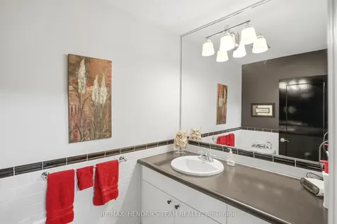 17 Jasmin Crescent St. Catharines ON L2T 2B9