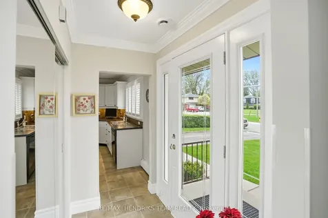 17 Jasmin Crescent St. Catharines ON L2T 2B9