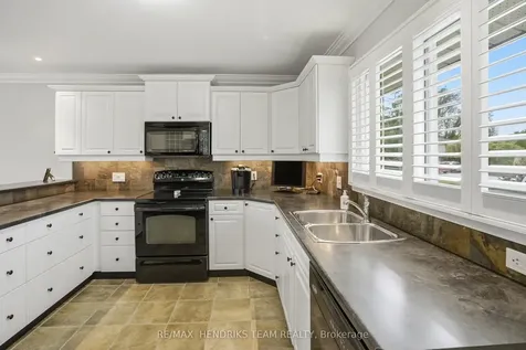 17 Jasmin Crescent St. Catharines ON L2T 2B9
