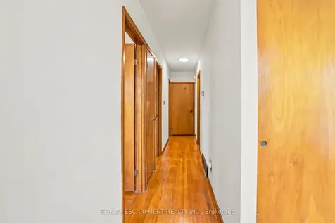 34 Beaconsfield Drive Hamilton ON L8T 2W9