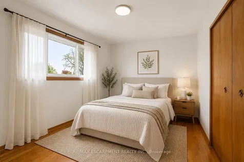 34 Beaconsfield Drive Hamilton ON L8T 2W9