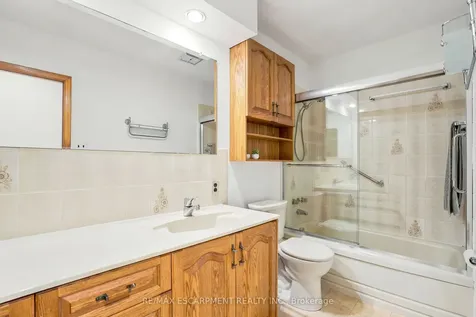 34 Beaconsfield Drive Hamilton ON L8T 2W9