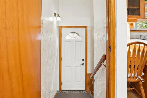 34 Beaconsfield Drive Hamilton ON L8T 2W9